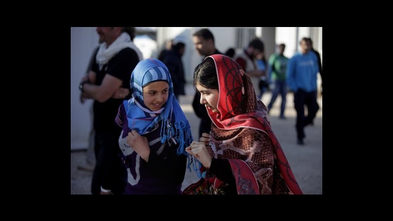Siria, Malala in campo profughi in Giordania: Mio cuore si è spezzato