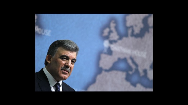 Turchia, Gul firma controversa legge su controllo di governo sul web