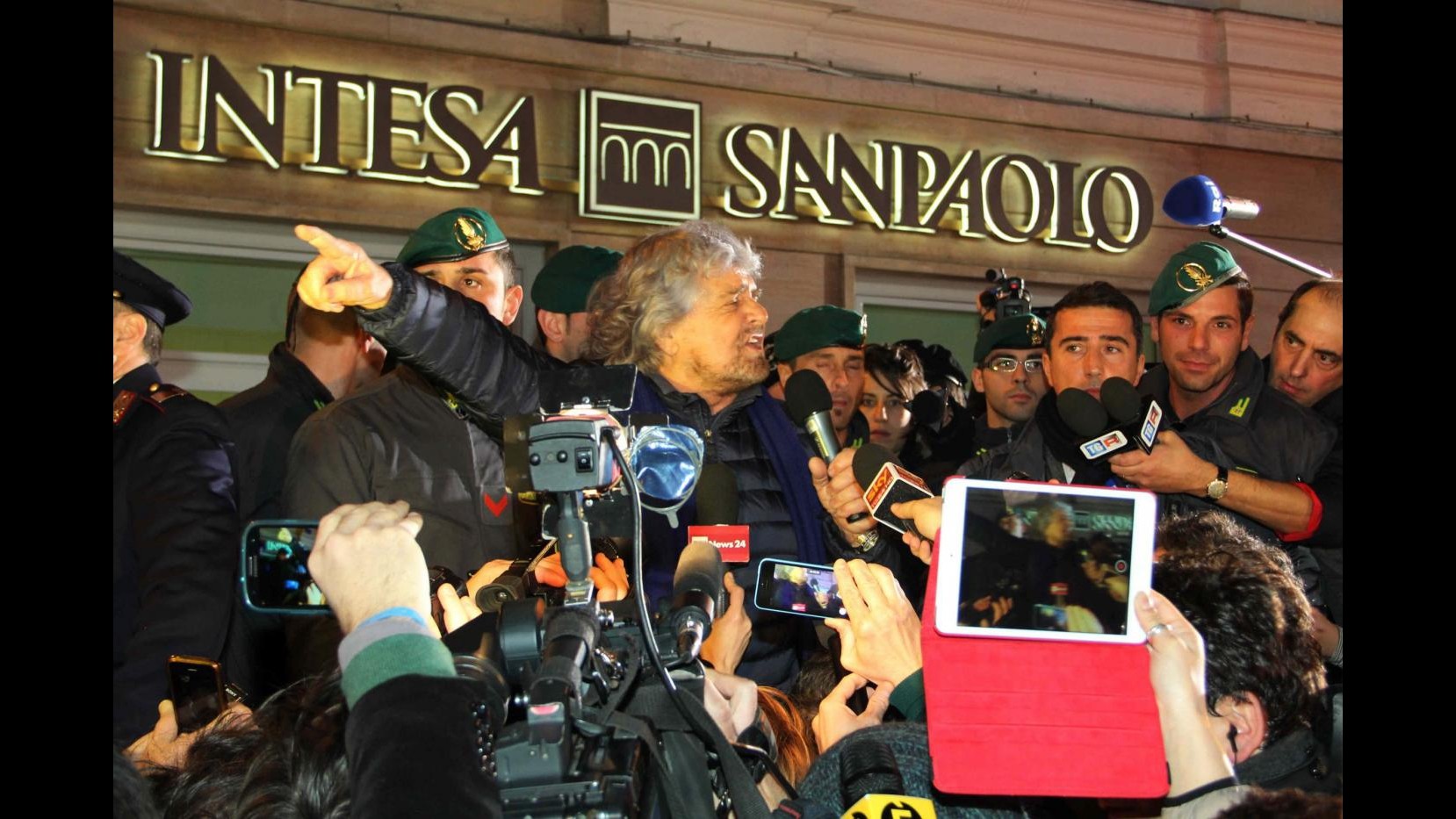 Governo, anche Grillo domani da Renzi: M5S chiede streaming