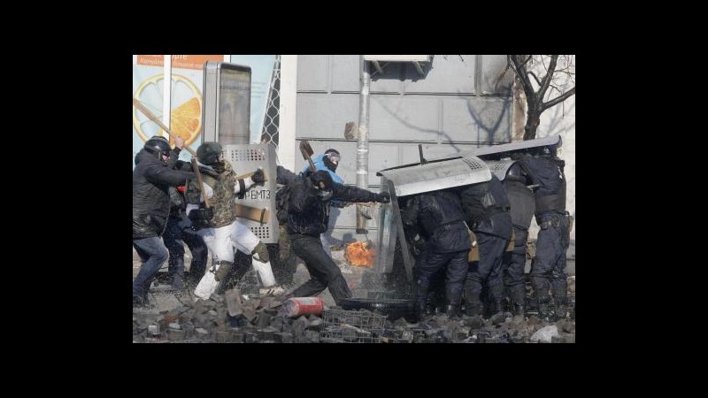 Ucraina, strage a Kiev: 25 morti in piazzaYanukovych: Superato ogni limite