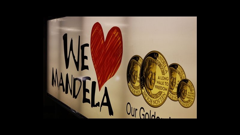 Sudafrica, ministro Difesa fa visita a Mandela: Sta molto bene