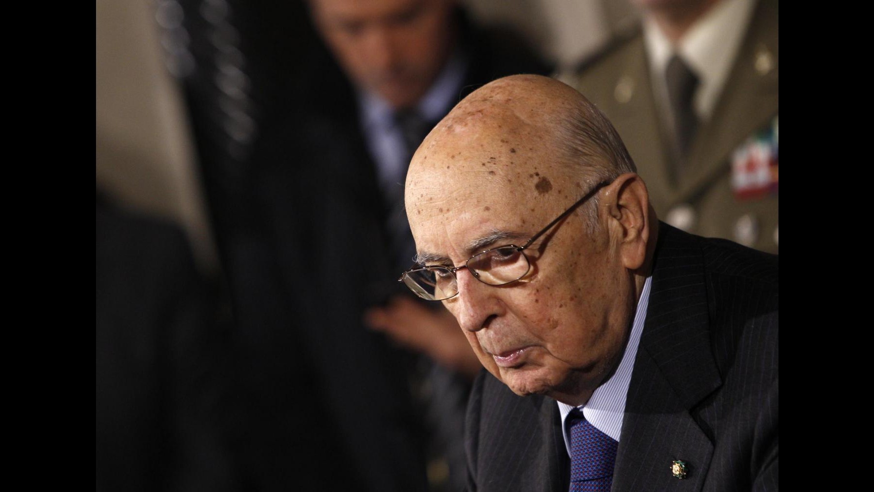Consultazioni, Napolitano prende tempo: incarico a Renzi forse lunedì