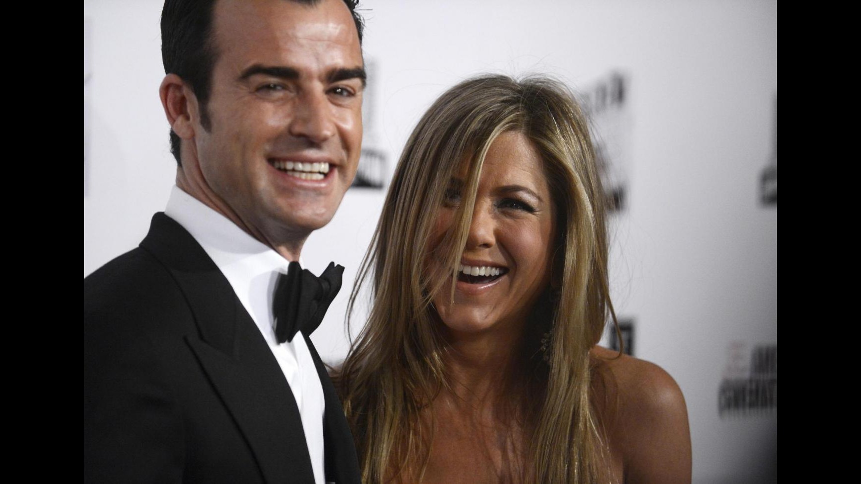 Jennifer Aniston e Theroux ampliano la loro villa in California