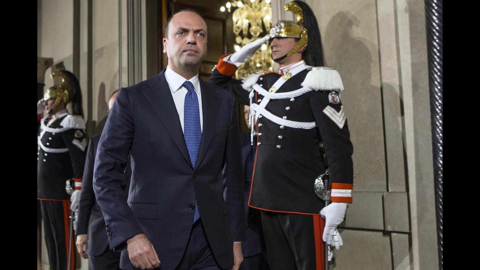 Governo, consultazioni al Quirinale. Alfano: Governo non si sposti a sinistra
