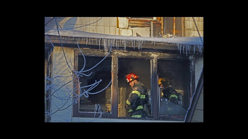 Usa, incendio in casa bifamiliare a Minneapolis: 5 morti, 3 sono bimbi