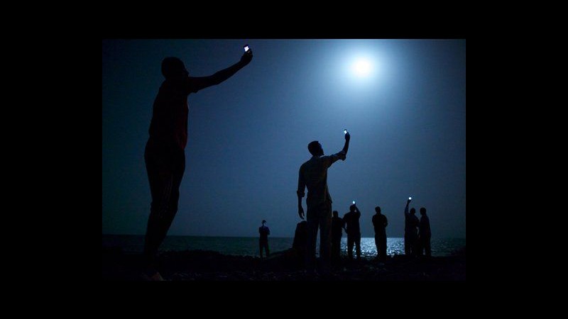 World Press Photo: vince americano Stanmeyer con foto migranti