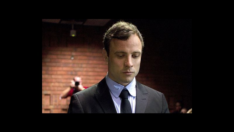 Pistorius rompe silenzio a un anno da morte Reeva: Dolore mi consuma