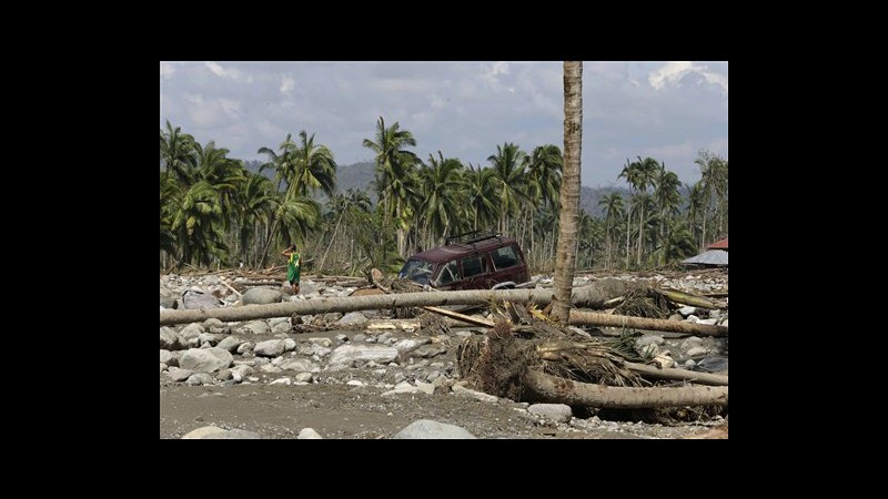 Filippine, sale bilancio tifone Bopha: 420 morti e 400 dispersi