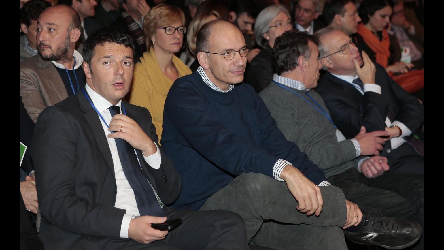 Il Pd alla resa dei conti.  Letta scrive alla direzione: Resto a Chigi, si decida con serenità