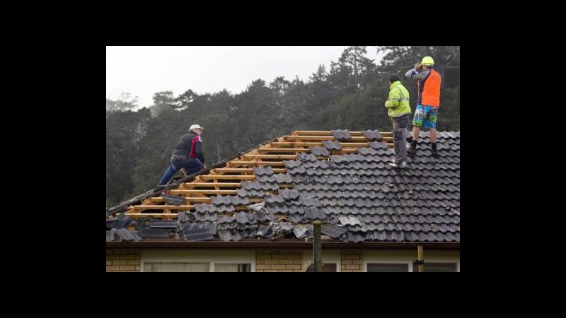 Nuova Zelanda, tornado ad Auckland: tre morti e 250 sfollati