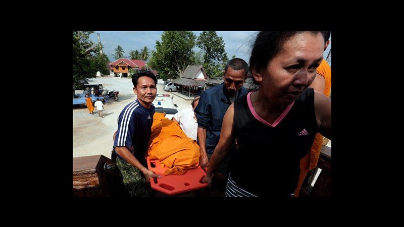 Thailandia, attacco a buddisti nel sud: 4 morti, anche monaco e 13enne