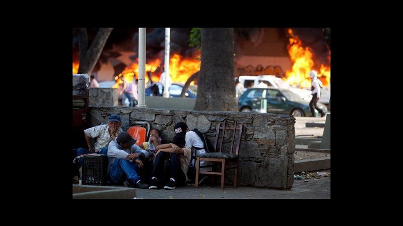 Venezuela, 2 morti a Caracas in manifestazioni contro Maduro