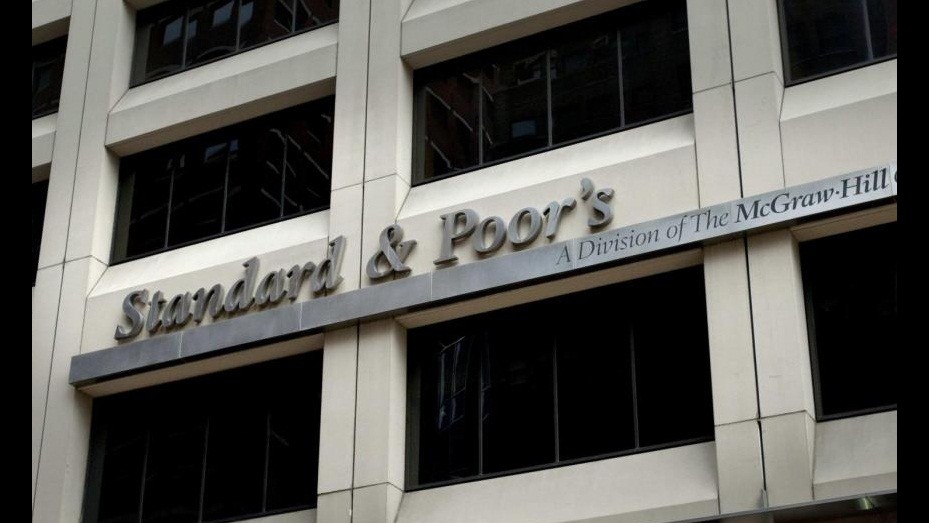 Grecia, Standard & Poor’s taglia rating da CCC a default selettivo
