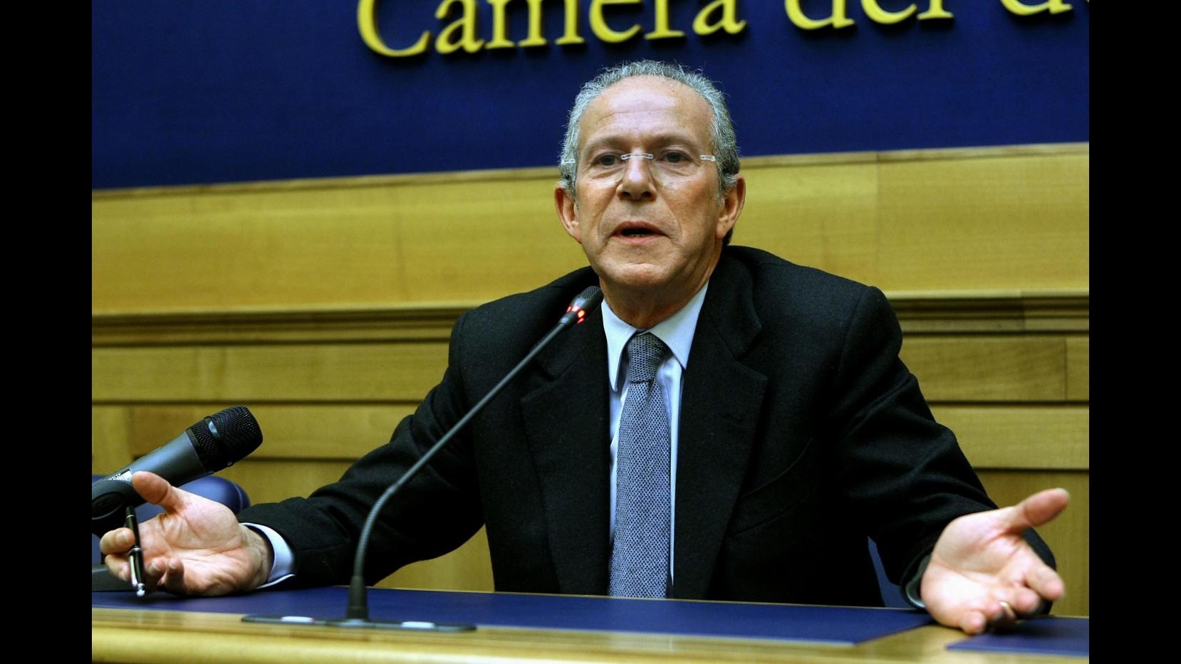La Loggia: Pdl sta per partorire, vediamo se bimbo si chiamerà Silvio