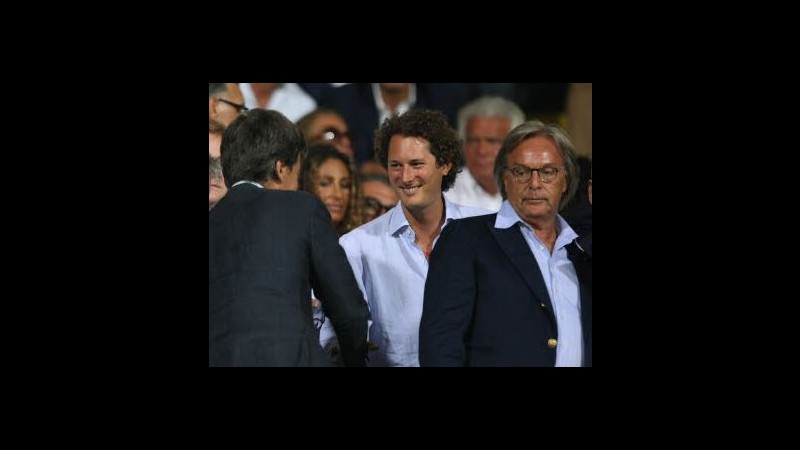 Della Valle a Elkann: Venga in Tod’s a lavorare, gli Agnelli scappano