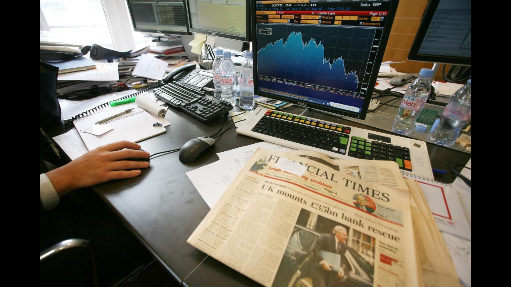 Borsa, spread cala in apertura a quota 301, Btp scambiati al 4.42%