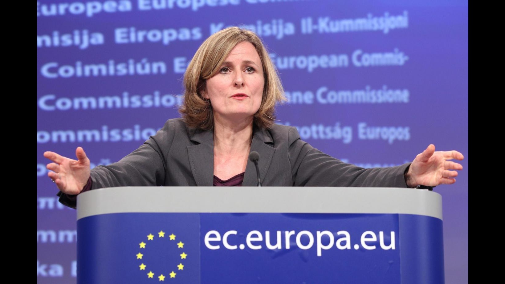 Svizzera, Ue blocca negoziati su elettricità dopo referendum