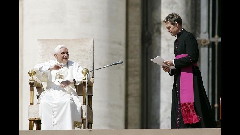 Padre Georg Gänswein: Dimissioni Ratzinger furono uno choc