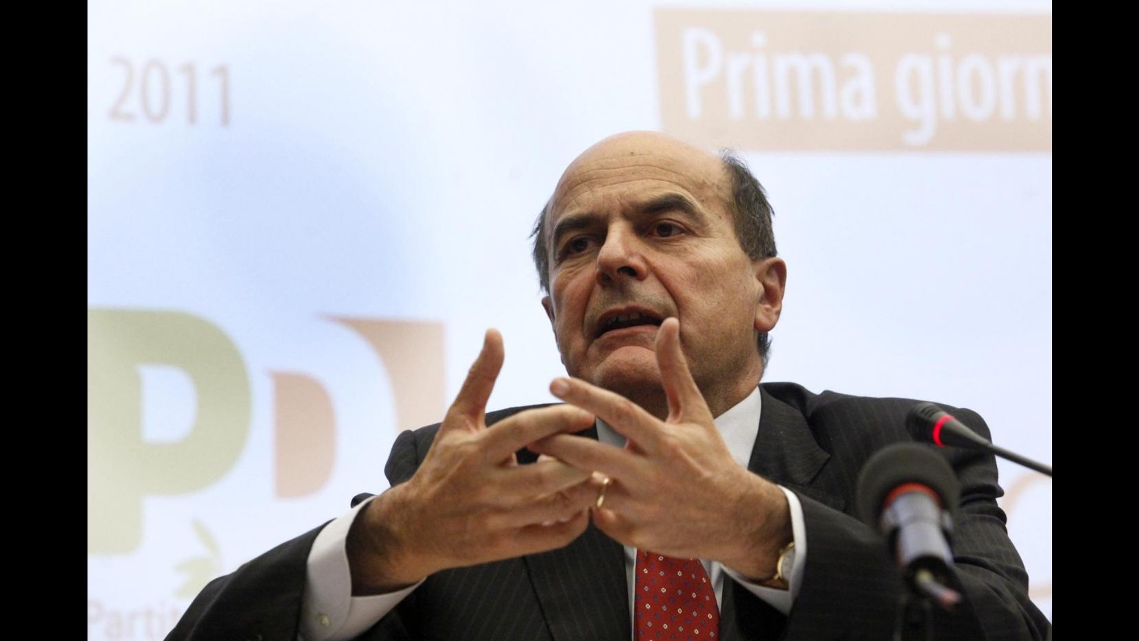 Primarie, Bersani: Spero che Renzi partecipi alla vita di partito