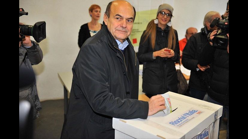 Primarie, Bersani vota a Piacenza: Sono tranquillo