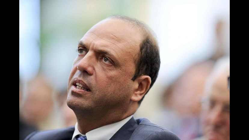 Vertice Berlusconi-Alfano. Il segretario: Primarie si faranno
