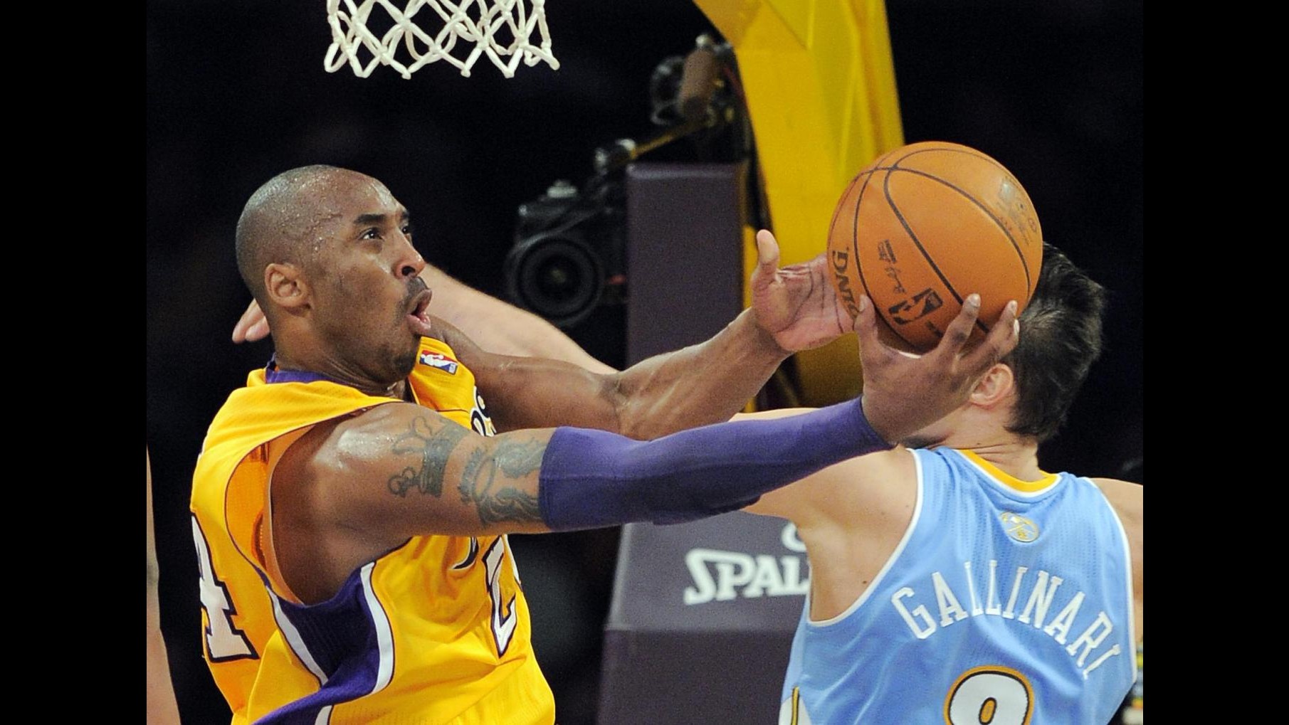 Nba, Gallinari non basta a Denver contro i Lakers. Bargnani ok