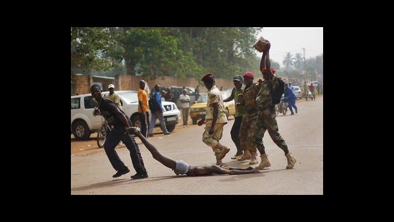 Rep. Centrafricana, shock a Bangui: reclute massacrano presunto ribelle