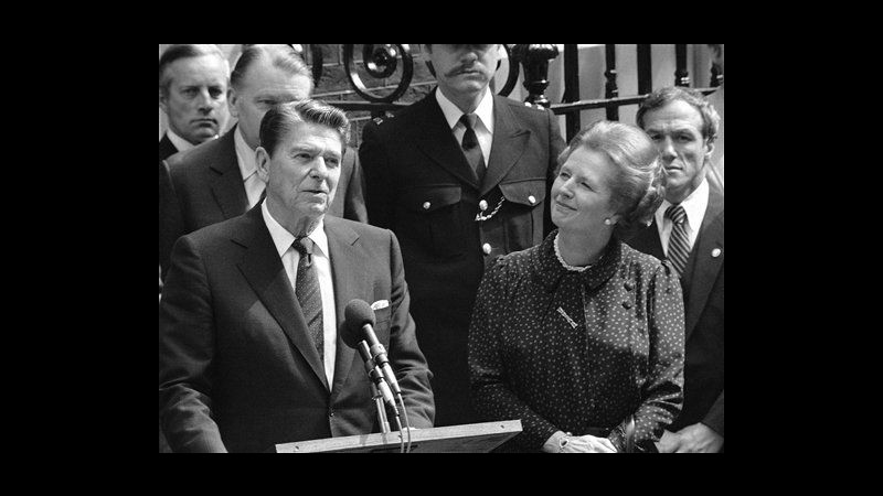 Regno Unito svela segreti visita Reagan, rischiò di irritare regina