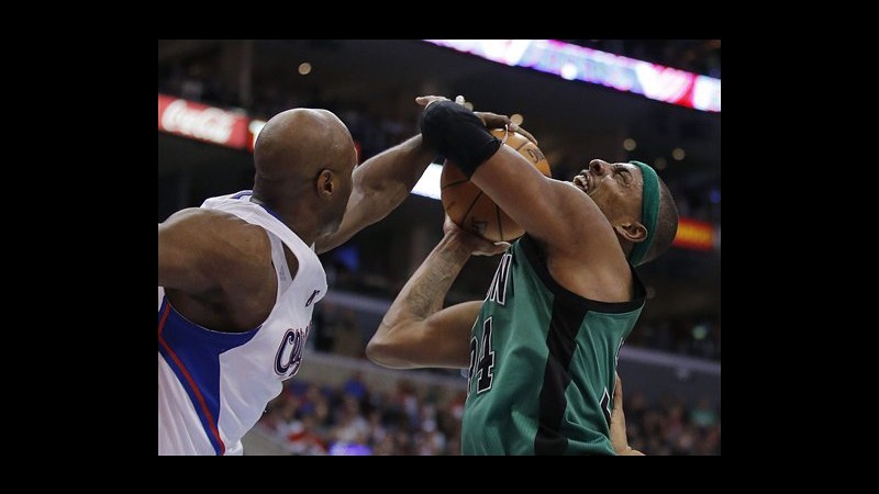 Nba, Clippers non si fermano più: 15/a vittoria. Oklahoma piega Dallas