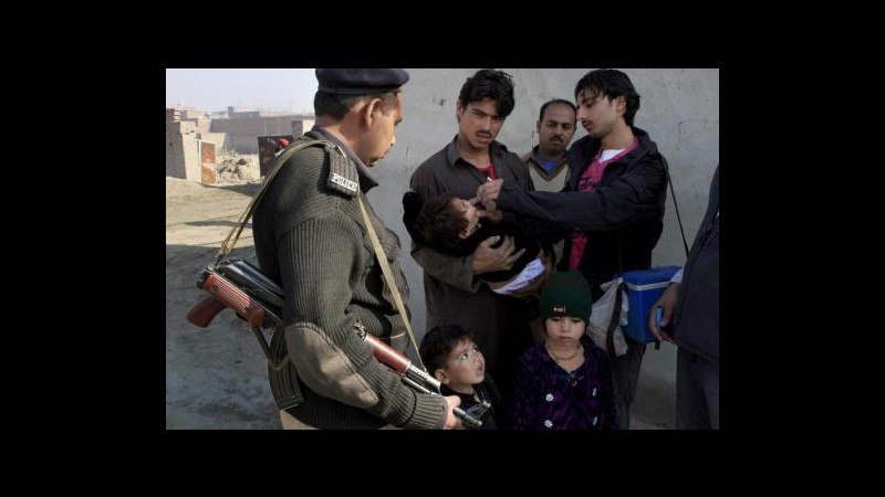 Pakistan, governo chiede aiuto a capi tribù per salvare 23 poliziotti