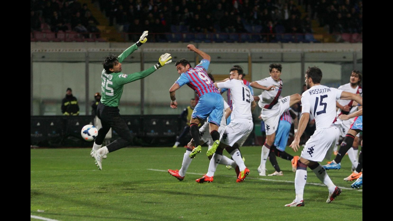 Serie A, a Vecino replica Bergessio: Catania-Cagliari 1-1 al Massimino