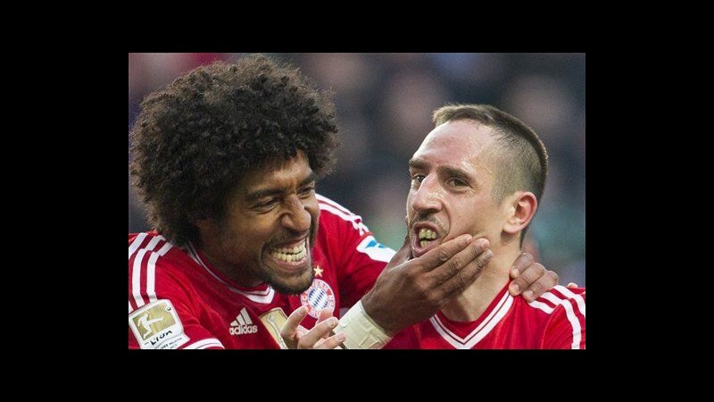 Bundesliga, super Bayern travolge il Wolfsburg 6-1. Poker dello Schalke