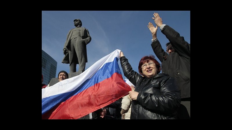 Ucraina, prima unità militare Crimea giura. Aksyonov: Manterrete pace