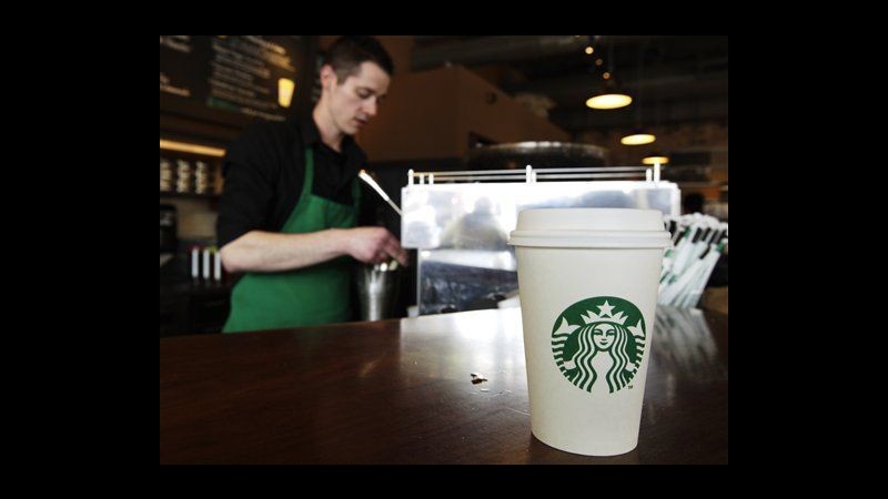 Usa, Starbucks invoca accordo sul fiscal cliff e lo scrive sui bicchieri