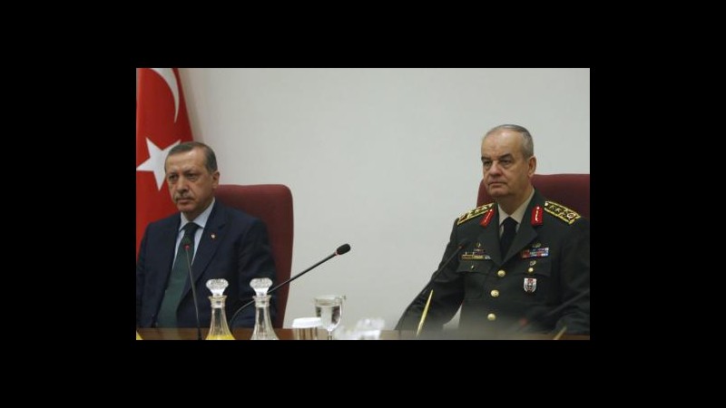 Turchia, ordinato rilascio ex capo esercito condannato a ergastolo