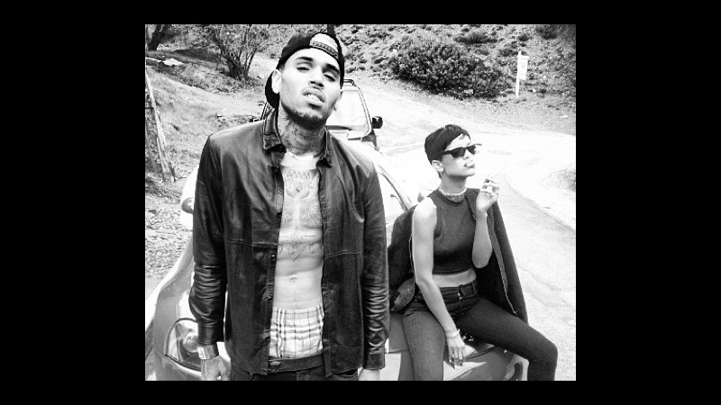 Rihanna devastata dall’assenza di Chris Brown per Natale