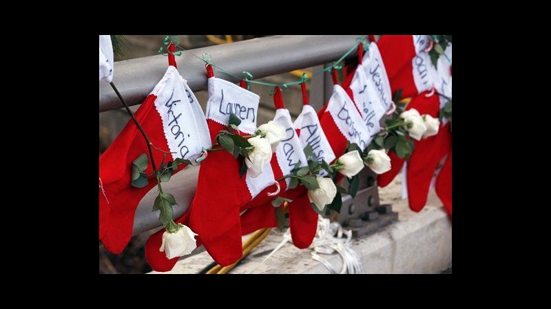 Strage Newtown, città ricorda a Natale i morti di Sandy Hook