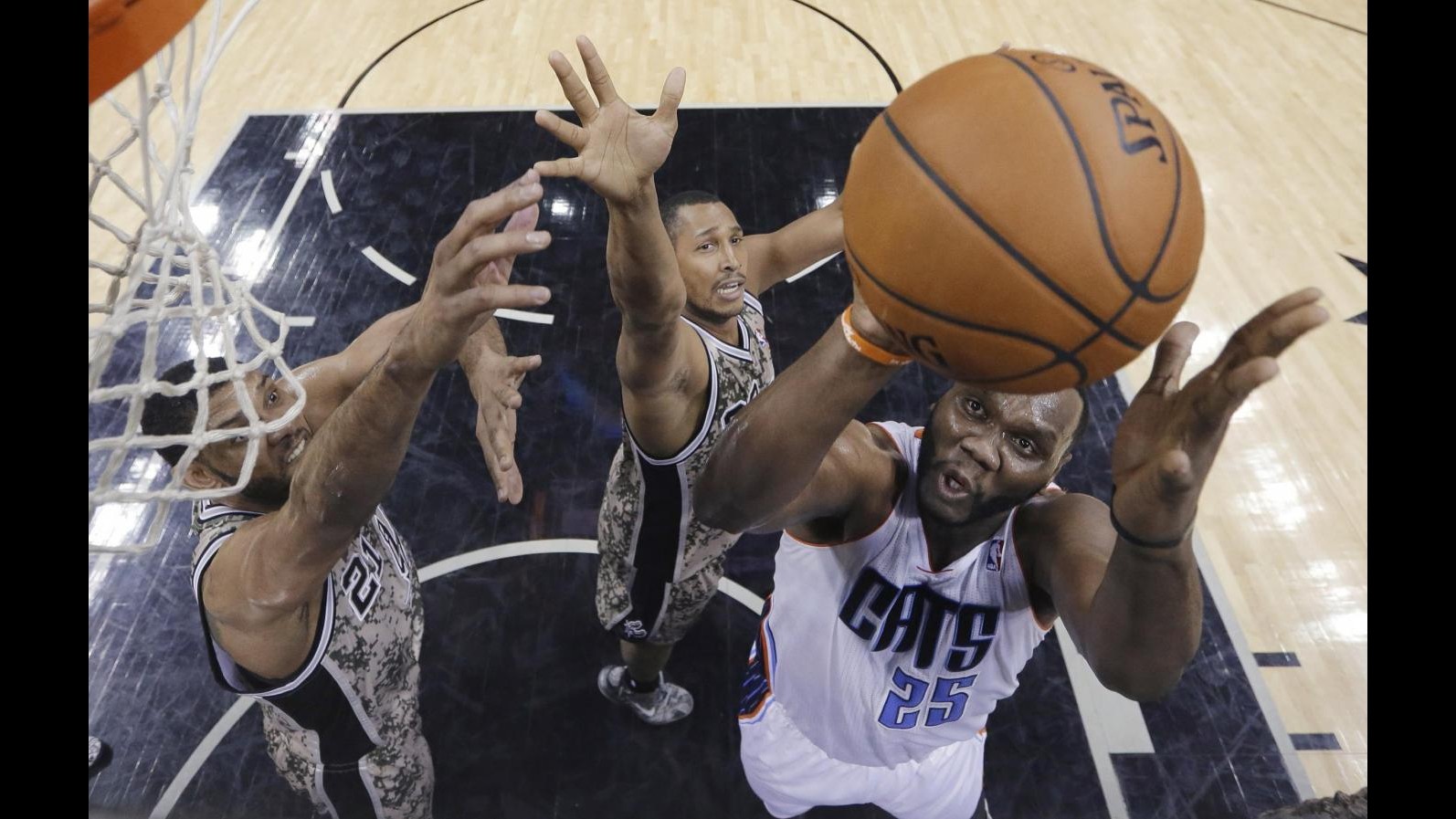 Nba, Datome sempre fuori e Detroit ko con Chicago. Frena ancora Indiana