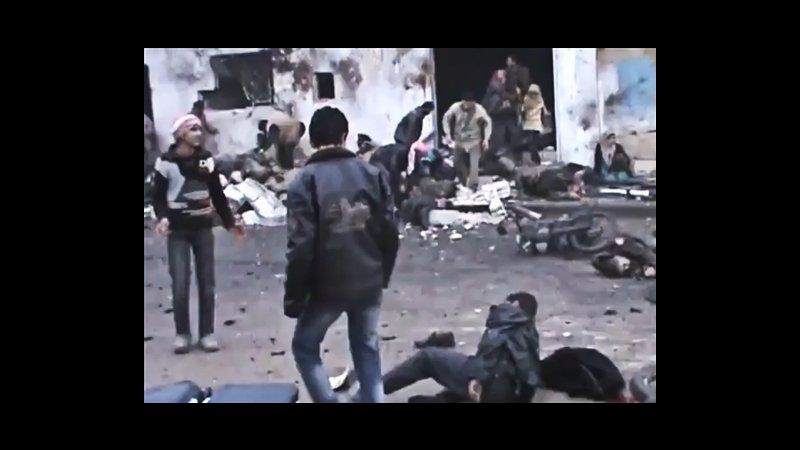 Siria, ribelli: Fumi chimici da bombe lanciate su Homs, 6 morti