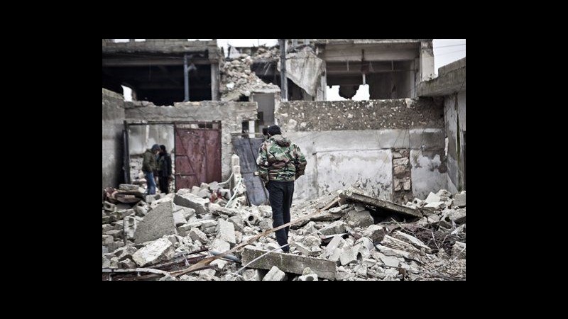 Siria, raid su panificio fa strage a Halfaya. Brahimi giunto a Damasco