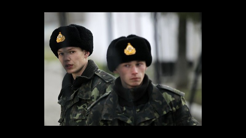 Ucraina, Bbc: Russia nega ultimatum a soldati ucraini in Crimea