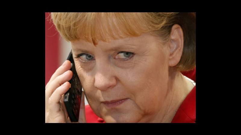 Ucraina, Merkel a Obama: Putin ha perso contatto con la realtà
