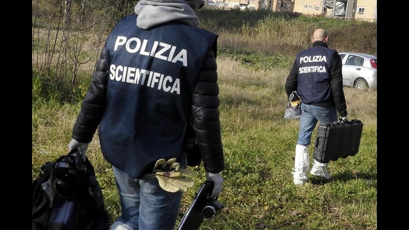 Cosenza, sparisce con il figlio 11enne e lo uccide con le forbici