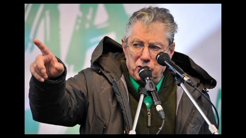 Bossi: Accordo Lega-Pdl? Difficile se Berlusconi si candida