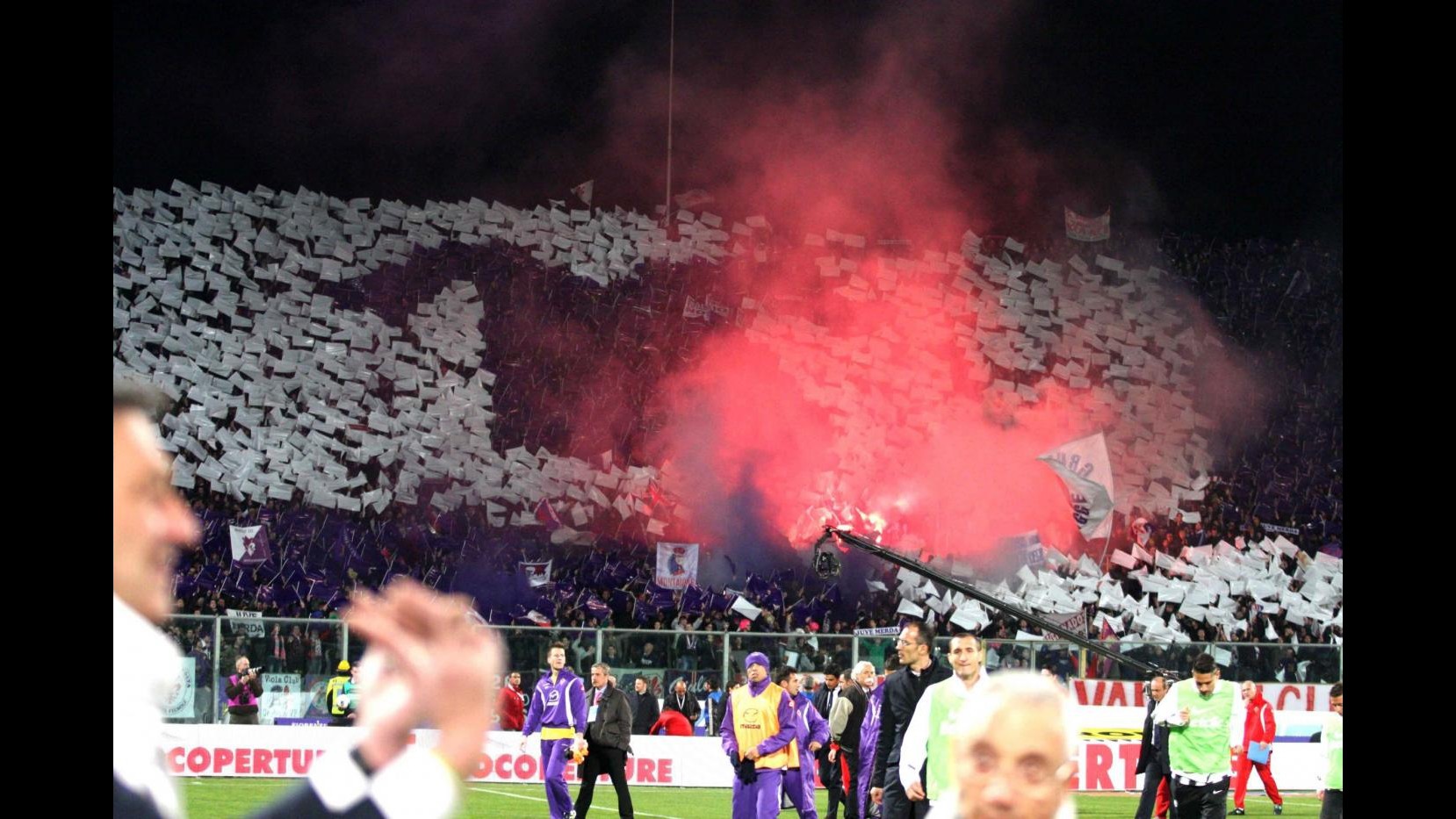 Fiorentina, tifosi annunciano 10′ sciopero contro la Lazio. Borja Valero: In Italia solo in viola