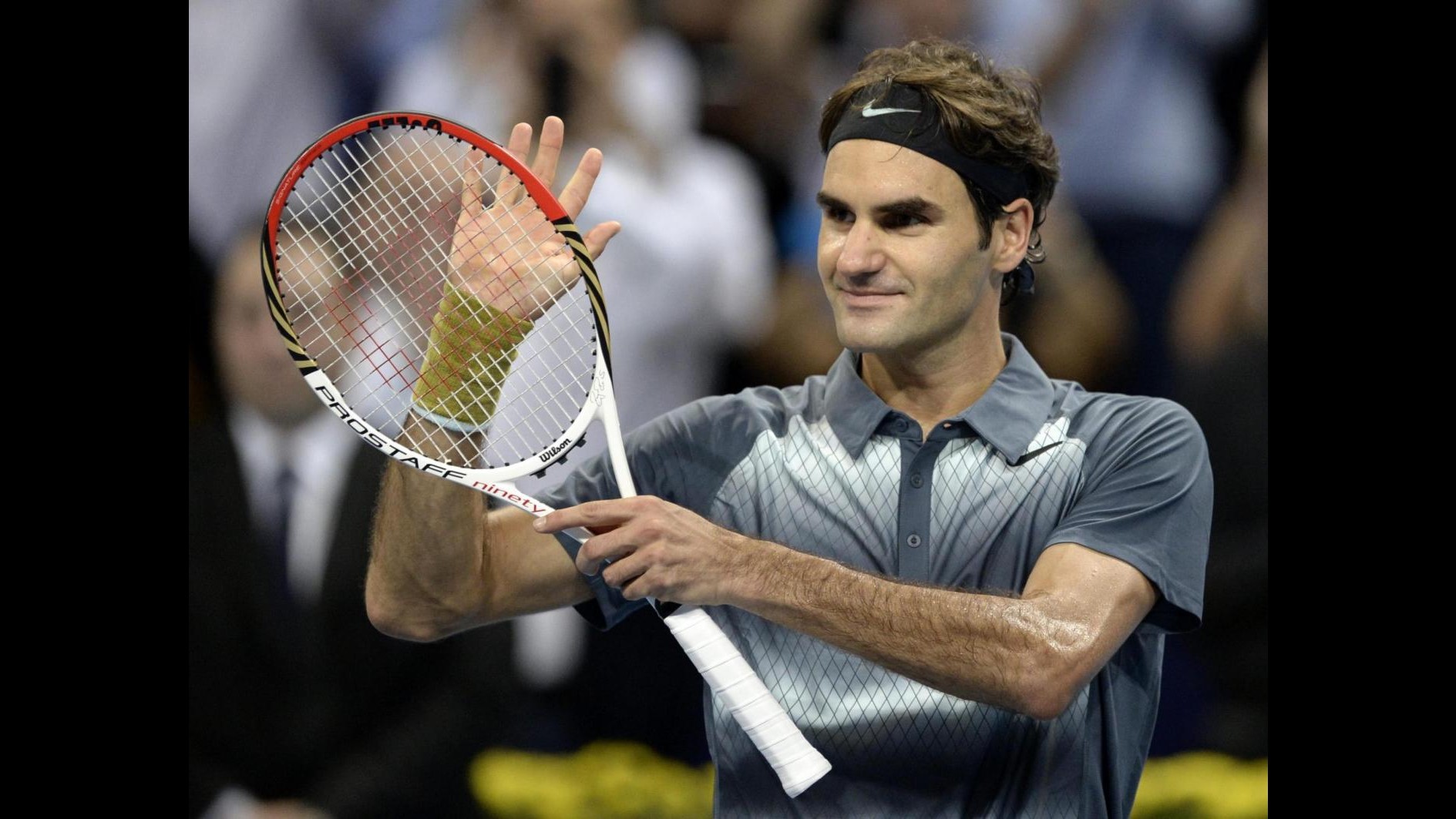 Tennis, il ritorno di Federer: batte Djokovic e nella finale di Dubai trova Berdych