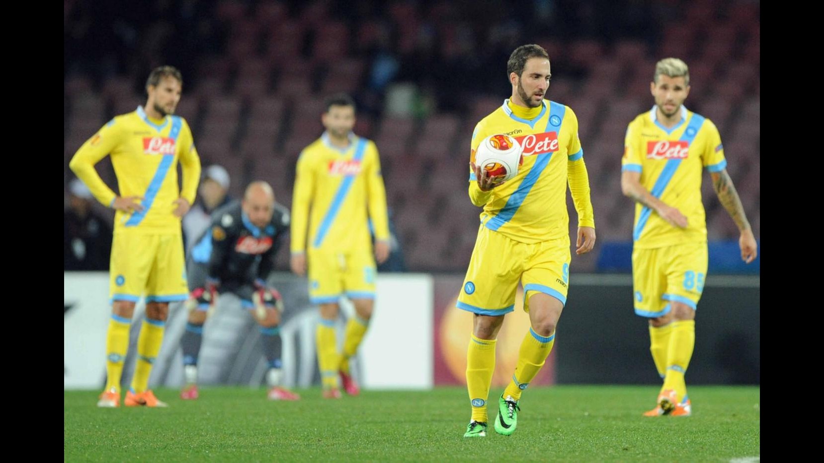 Europa League, Napoli agli ottavi: Swansea ko 3-1 al San Paolo. Azzurri contro il Porto