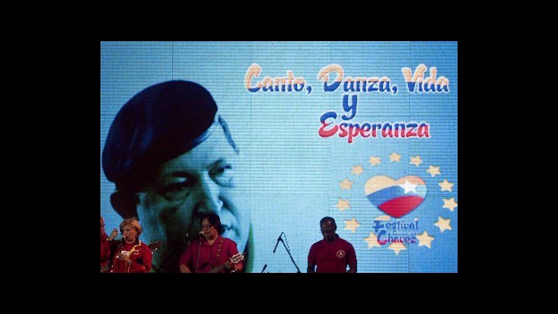 Venezuela, infezione respiratoria dopo intervento per Chavez. Ora stabile