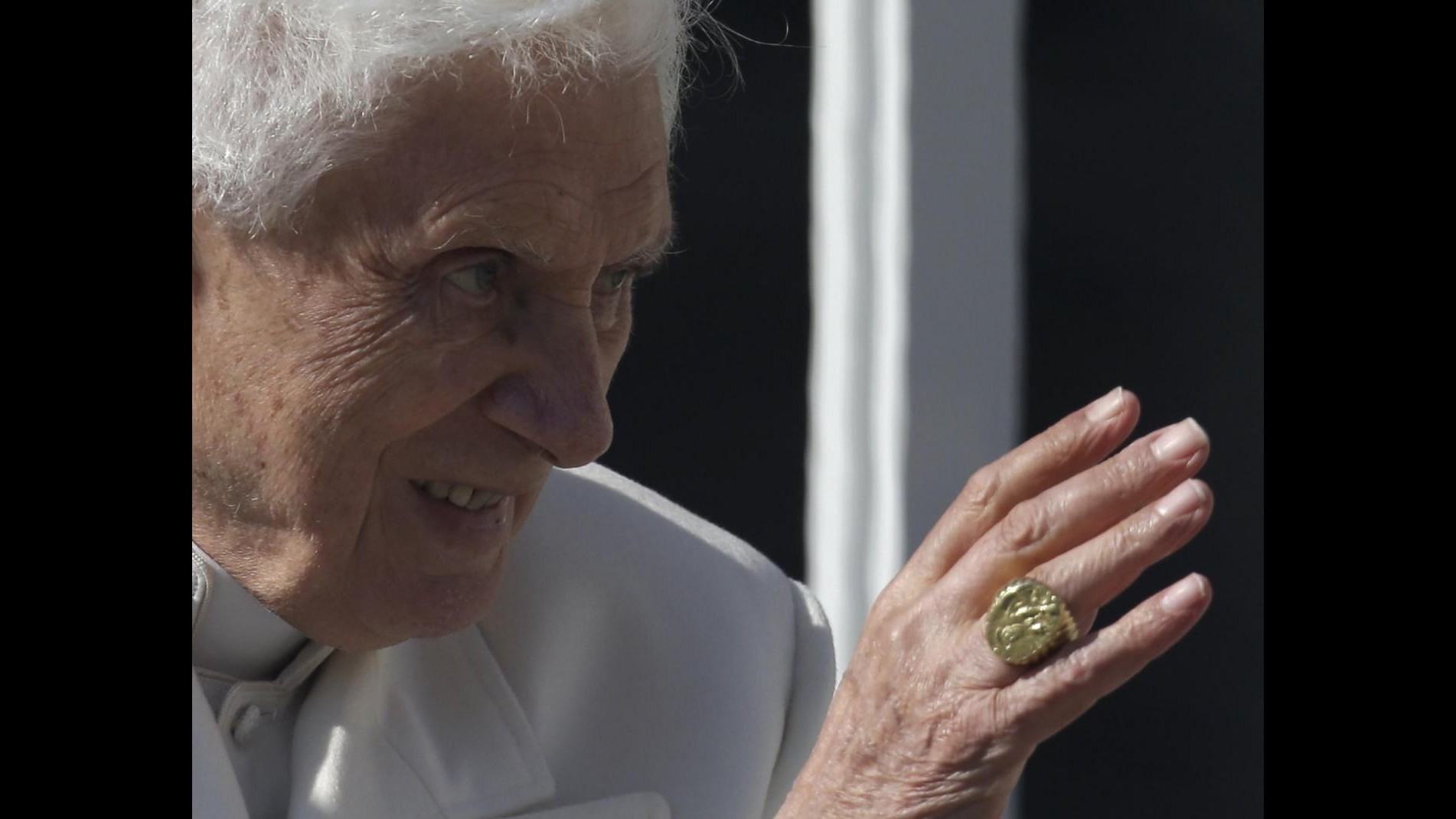 Vaticano, Benedetto XVI: La mia rinuncia è valida, no a speculazioni