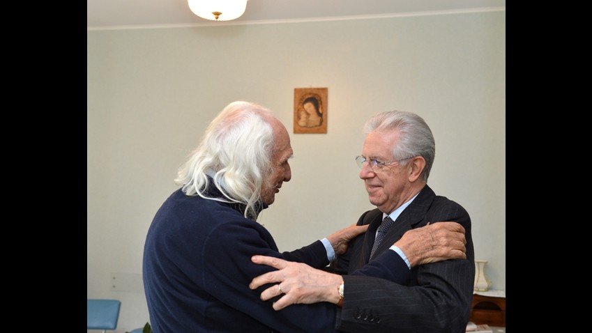 Mario Monti fa visita a Pannella nella clinica dov’è ricoverato